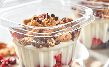 Vanilla parfait with berries and granola